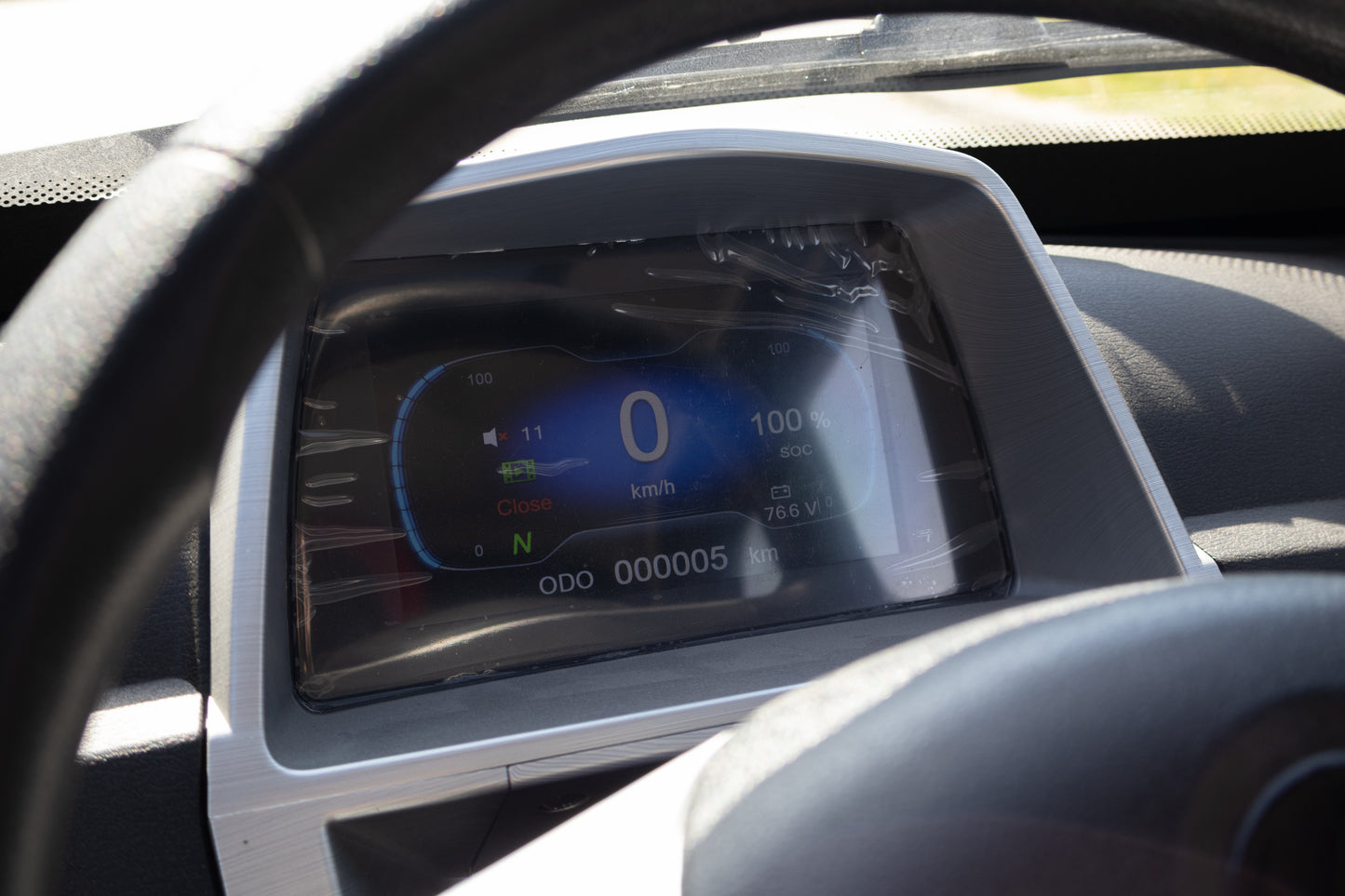ecran bord masina electrica kuba city, 3000 W, autonomie 90 km, viteza 45 km/h