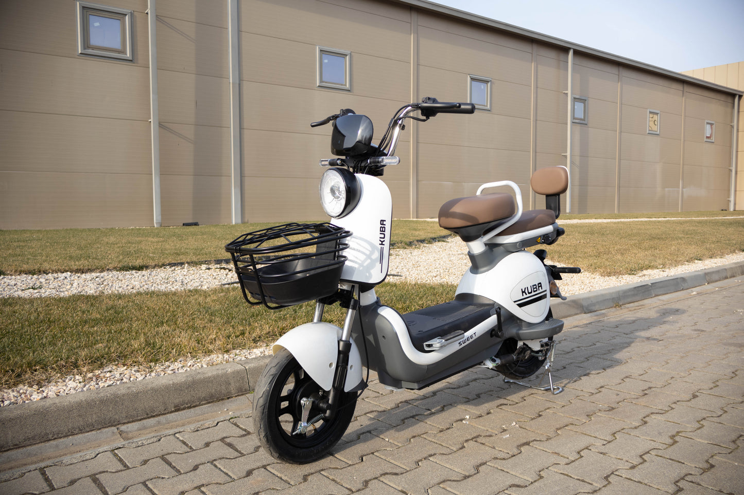 Scuter electric fara permis KUBA SWEET autonomie 40-50 km 350W 48V 12Ah