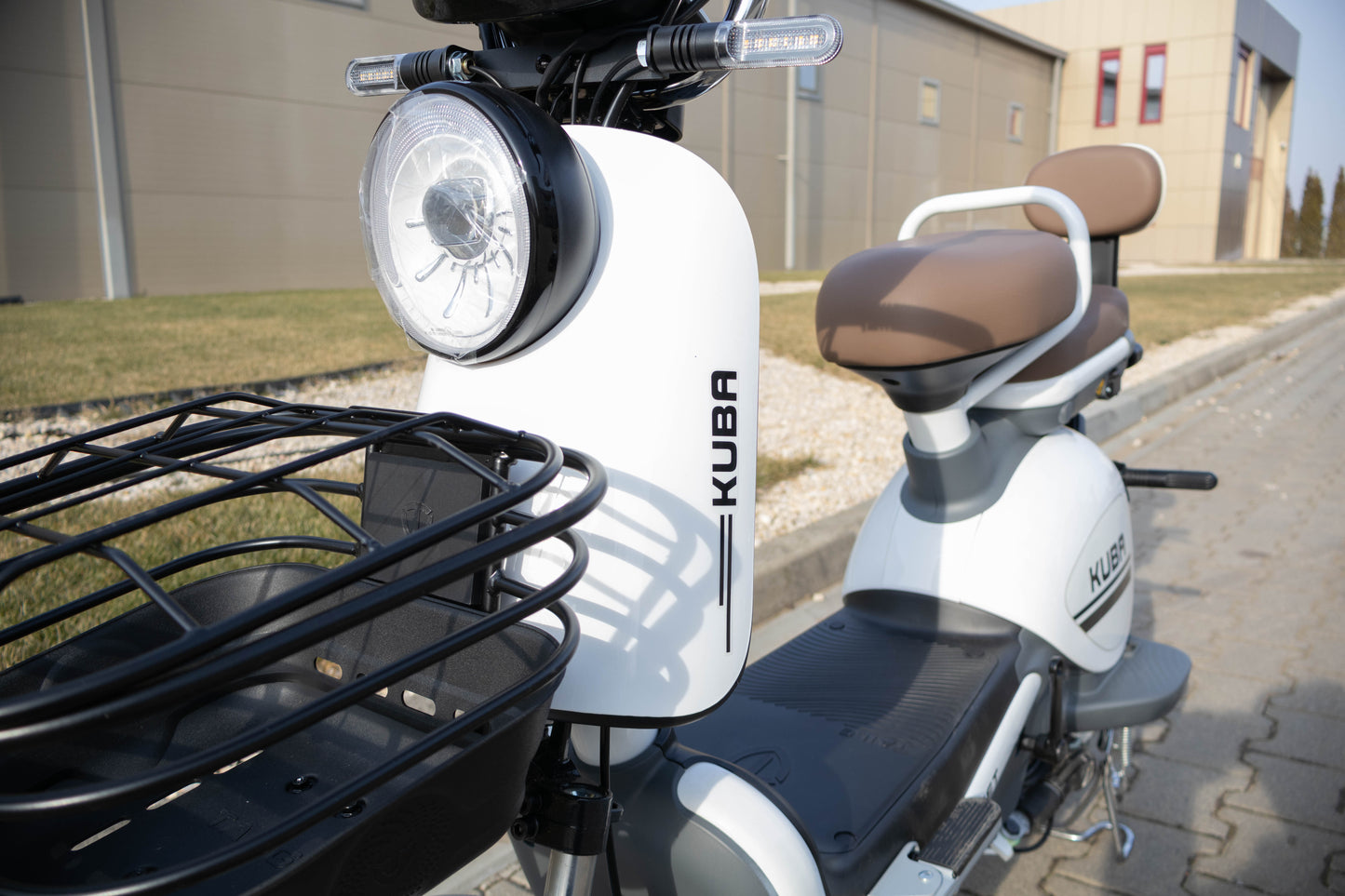 Scuter electric fara permis KUBA SWEET autonomie 40-50 km 350W 48V 12Ah