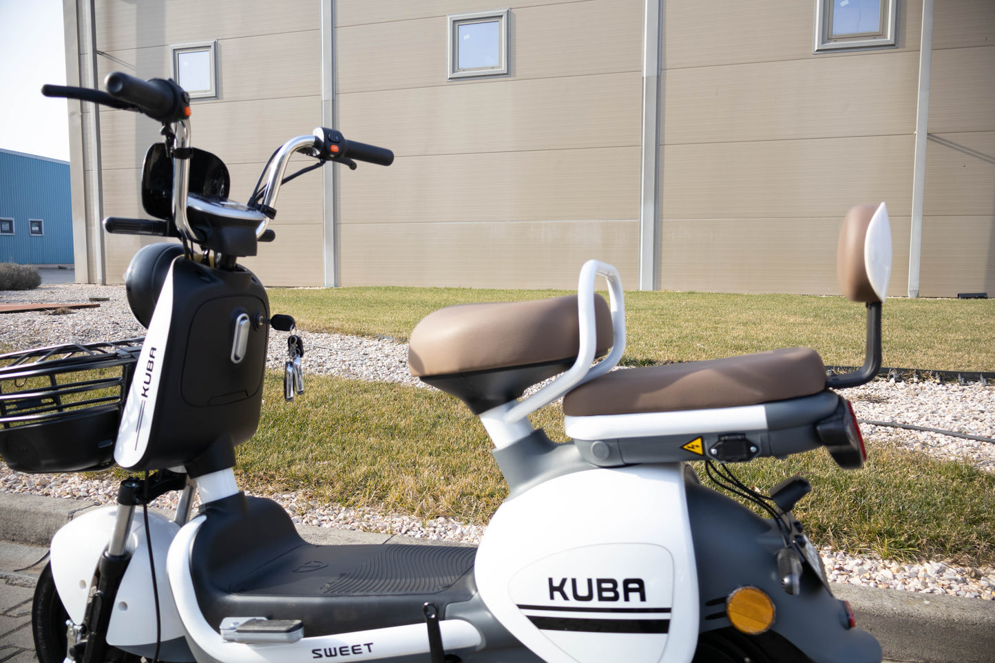 Scuter electric fara permis KUBA SWEET autonomie 40-50 km 350W 48V 12Ah