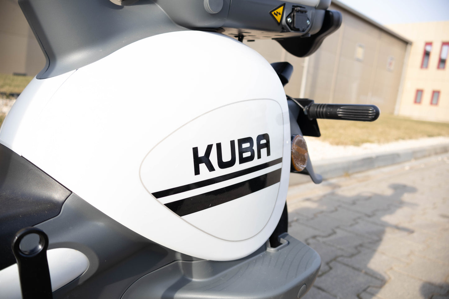 Scuter electric fara permis KUBA SWEET autonomie 40-50 km 350W 48V 12Ah