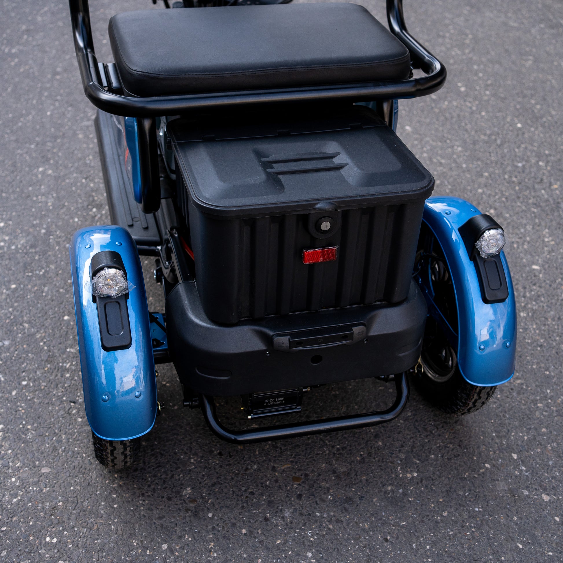 tricicleta electrica albastra ruzgar arora 500 W 60 V 20 Ah, limitata 25 km/ h