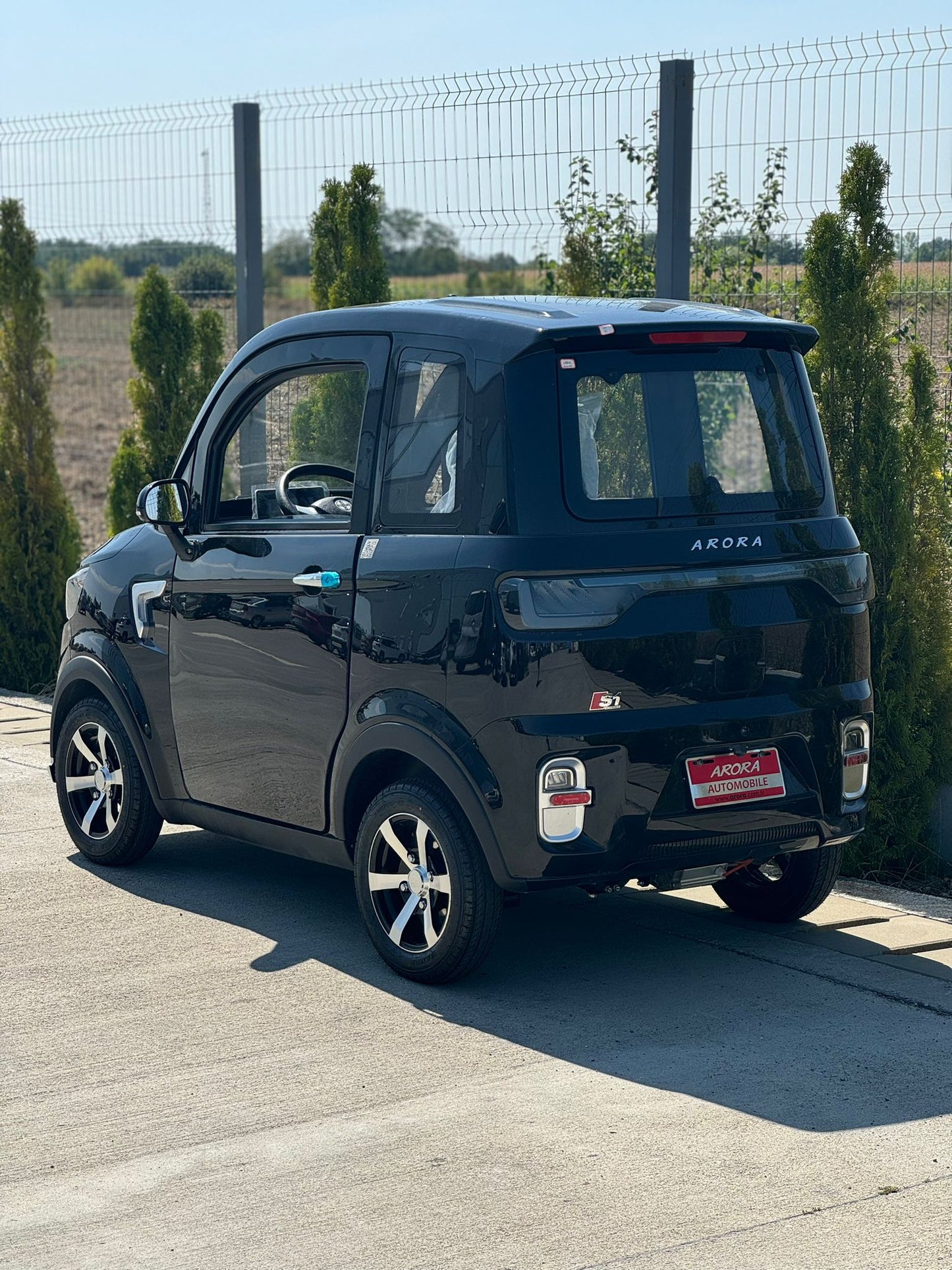 Mașină Electrică Fără Permis S1 ARORA, 2 Locuri, Viteză Maximă 25 km/h, Autonomie 70km, Motor 2000W, Baterie 72V 58Ah