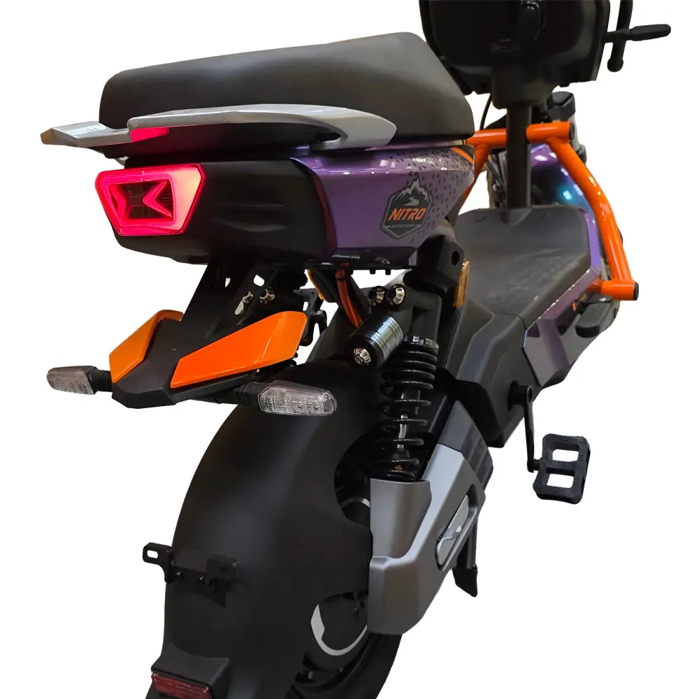 Scuter Electric Fără Permis Nitro, Motor 800W, Viteză Maximă 25 km/h, Autonomie 70 km, Baterie 60V 20Ah, Verde