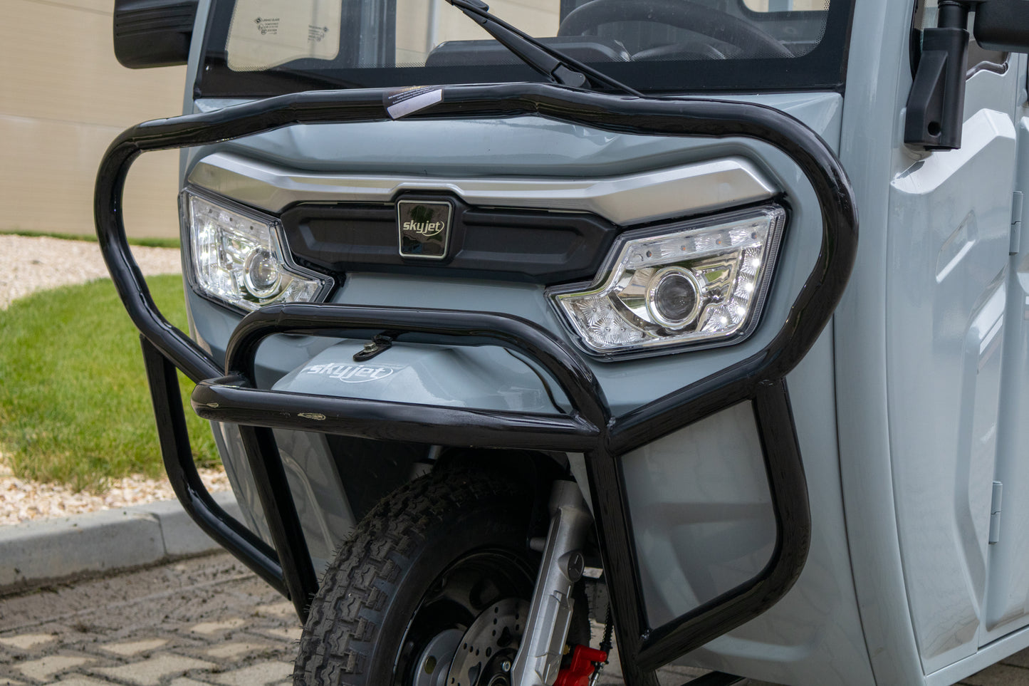 Tricicletă Electrică Skyjet E-Kamyonet Sky Van Fără Permis, Viteză Maximă 25 km/h, Cabină, Benă Basculabilă, Autonomie 60km, Motor 3000W, Baterie 72V 45Ah