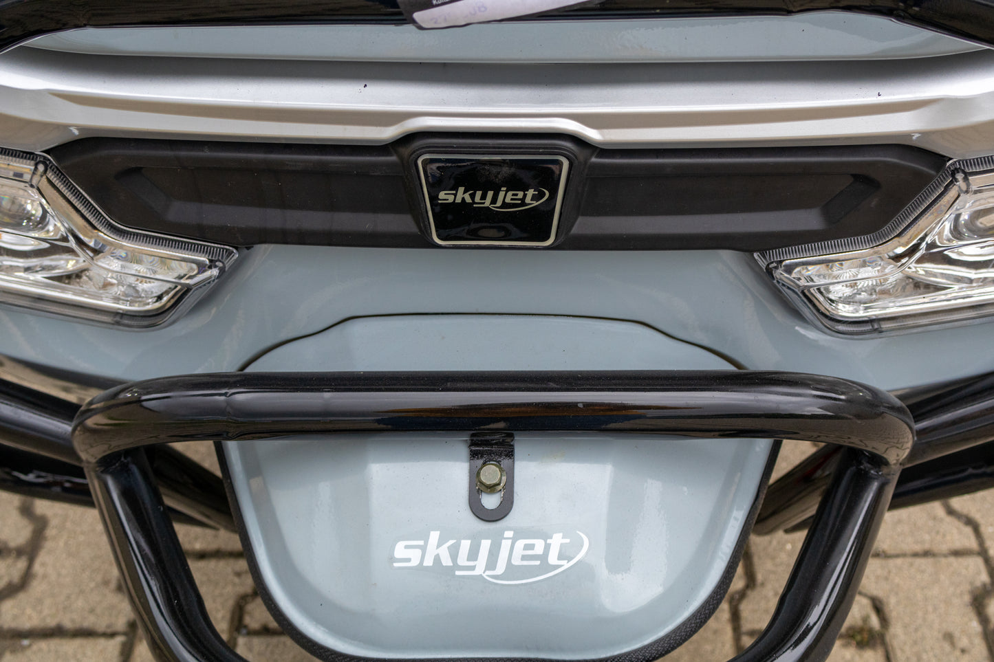 Tricicletă Electrică Skyjet E-Kamyonet Sky Van Fără Permis, Viteză Maximă 25 km/h, Cabină, Benă Basculabilă, Autonomie 60km, Motor 3000W, Baterie 72V 45Ah