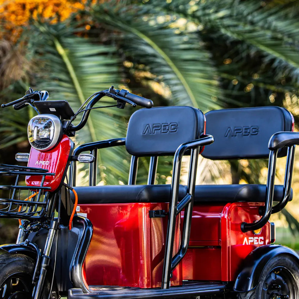 Tricicletă Electrică APEC APM5, Fără Permis, 2 Locuri, Roșie, Motor 1000W, Baterie VRLA GEL 60V 20Ah, Autonomie 36 km, Viteză 25 km/h