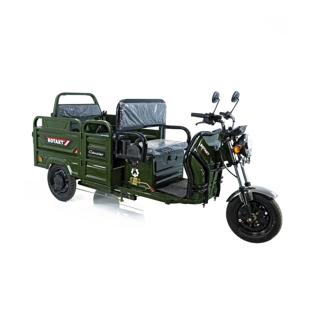 Bancheta rabatabilă montată în bena triciclului electric Rotakt Courier