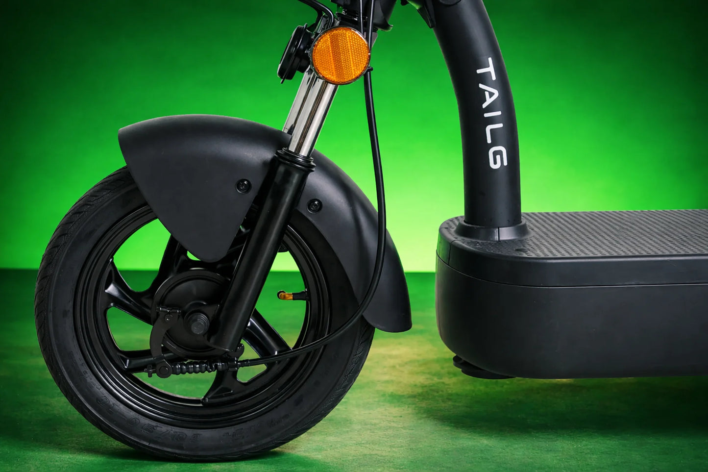 Scuter Electric Geeli Bee, Fără Permis, Viteză Maximă 25 km/h, Motor 350W, Autonomie 35km, 2 Locuri, Baterie 48V 12Ah
