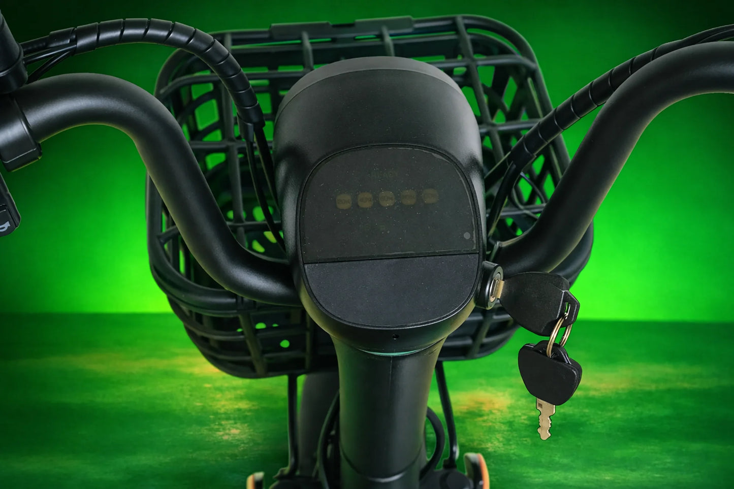 Scuter Electric Geeli Bee, Fără Permis, Viteză Maximă 25 km/h, Motor 350W, Autonomie 35km, 2 Locuri, Baterie 48V 12Ah