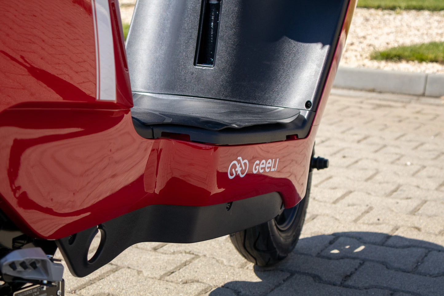 Scuter electric Geeli Breeze – fără permis, baterie detașabilă