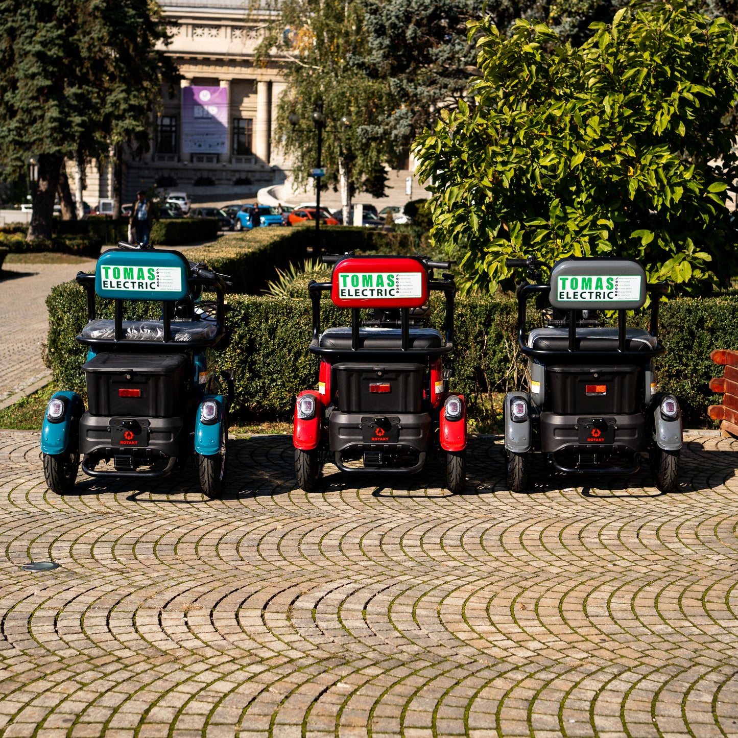 Tricicletă Electrică Rotakt Safari, Fără Permis, Motor 1000W, Viteză Maximă 25km/h, Autonomie 62 km, Baterie 60V 20Ah, Greutate Maximă 187 kg