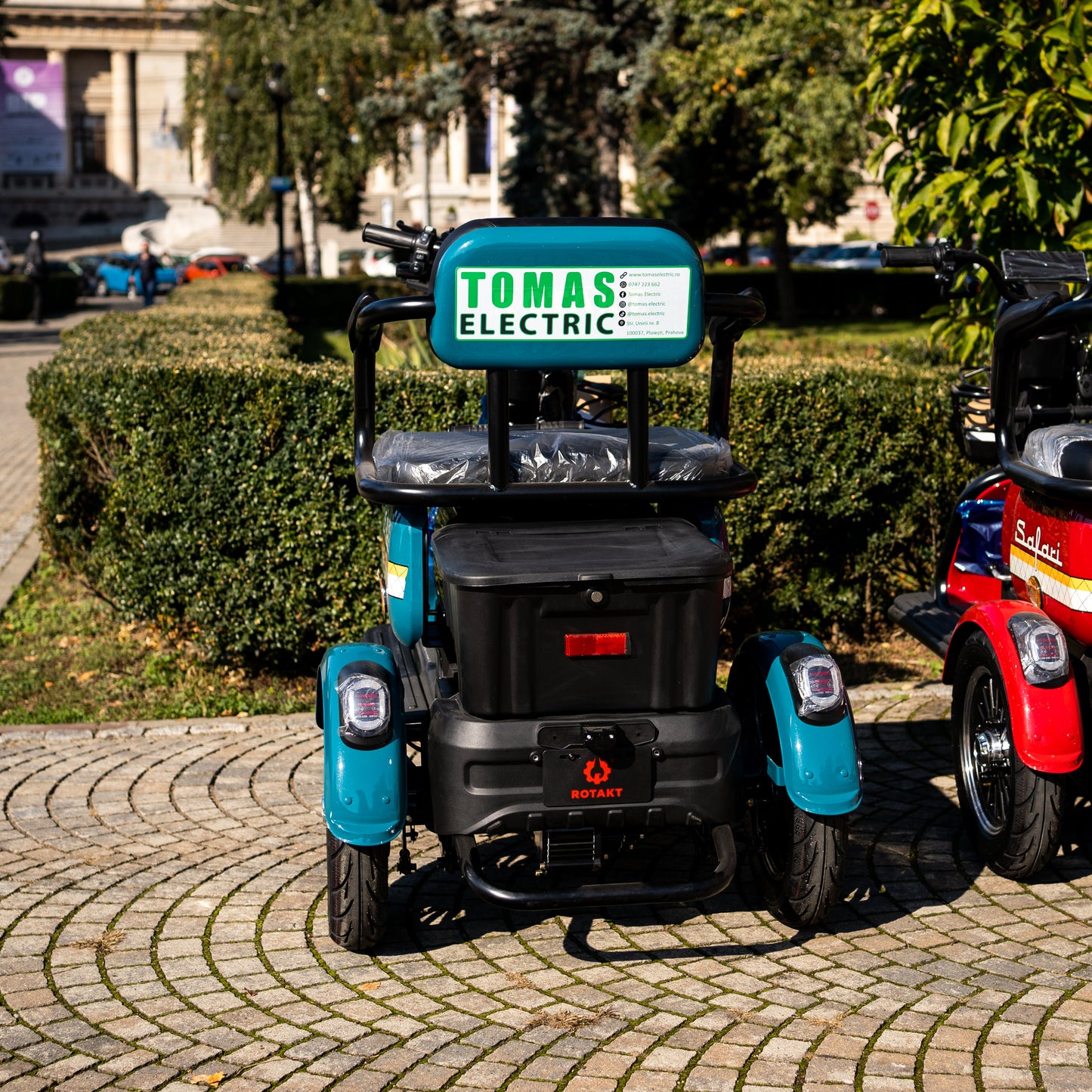 Tricicletă Electrică Rotakt Safari, Fără Permis, Motor 1000W, Viteză Maximă 25km/h, Autonomie 62 km, Baterie 60V 20Ah, Greutate Maximă 187 kg