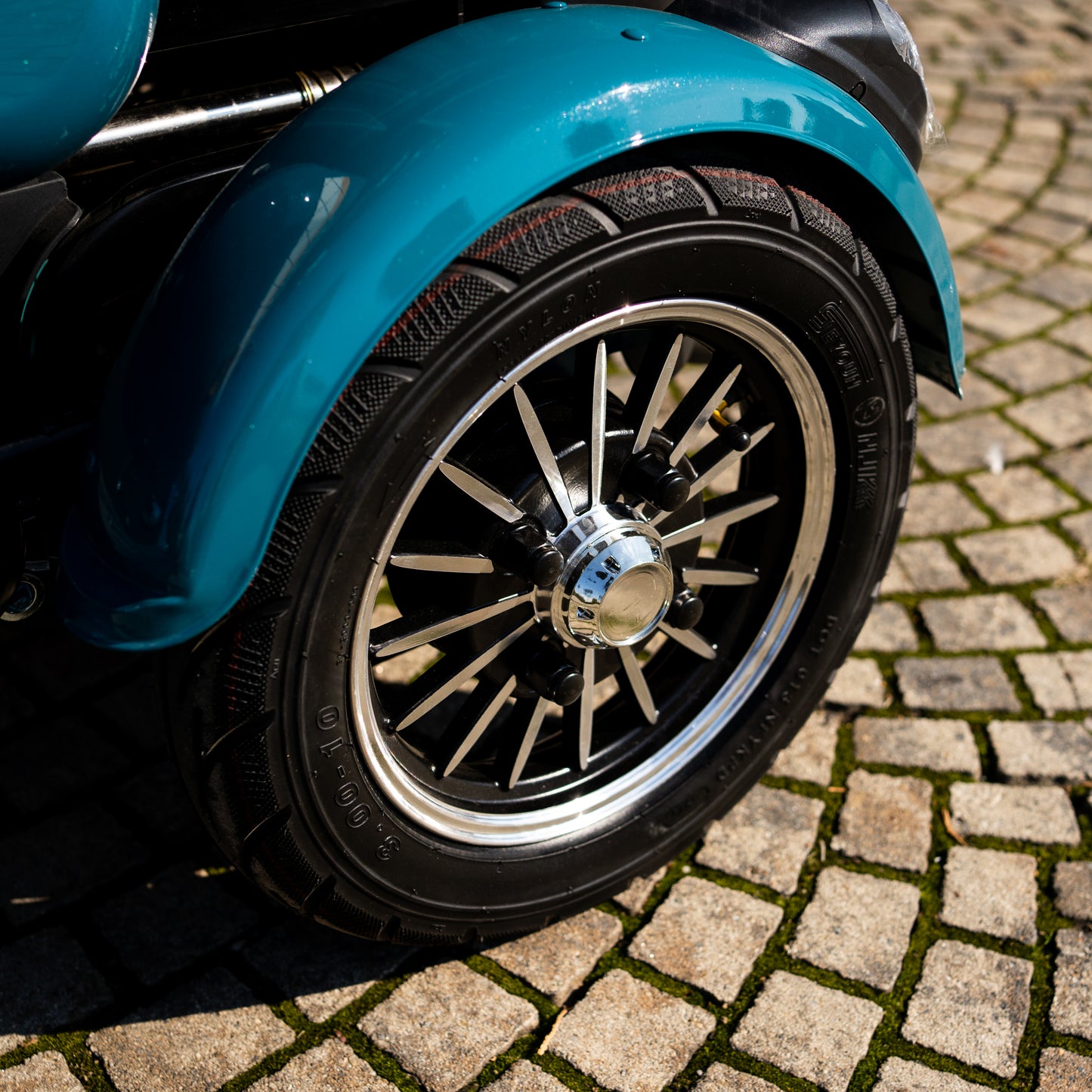 Tricicletă Electrică Rotakt Safari, Fără Permis, Motor 1000W, Viteză Maximă 25km/h, Autonomie 62 km, Baterie 60V 20Ah, Greutate Maximă 187 kg