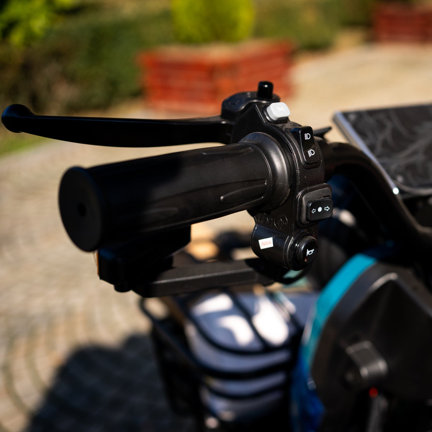 Tricicletă Electrică Rotakt Safari, Fără Permis, Motor 1000W, Viteză Maximă 25km/h, Autonomie 62 km, Baterie 60V 20Ah, Greutate Maximă 187 kg