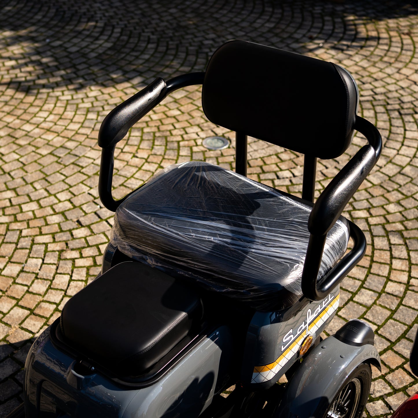 Tricicletă Electrică Rotakt Safari, Fără Permis, Motor 1000W, Viteză Maximă 25km/h, Autonomie 62 km, Baterie 60V 20Ah, Greutate Maximă 187 kg