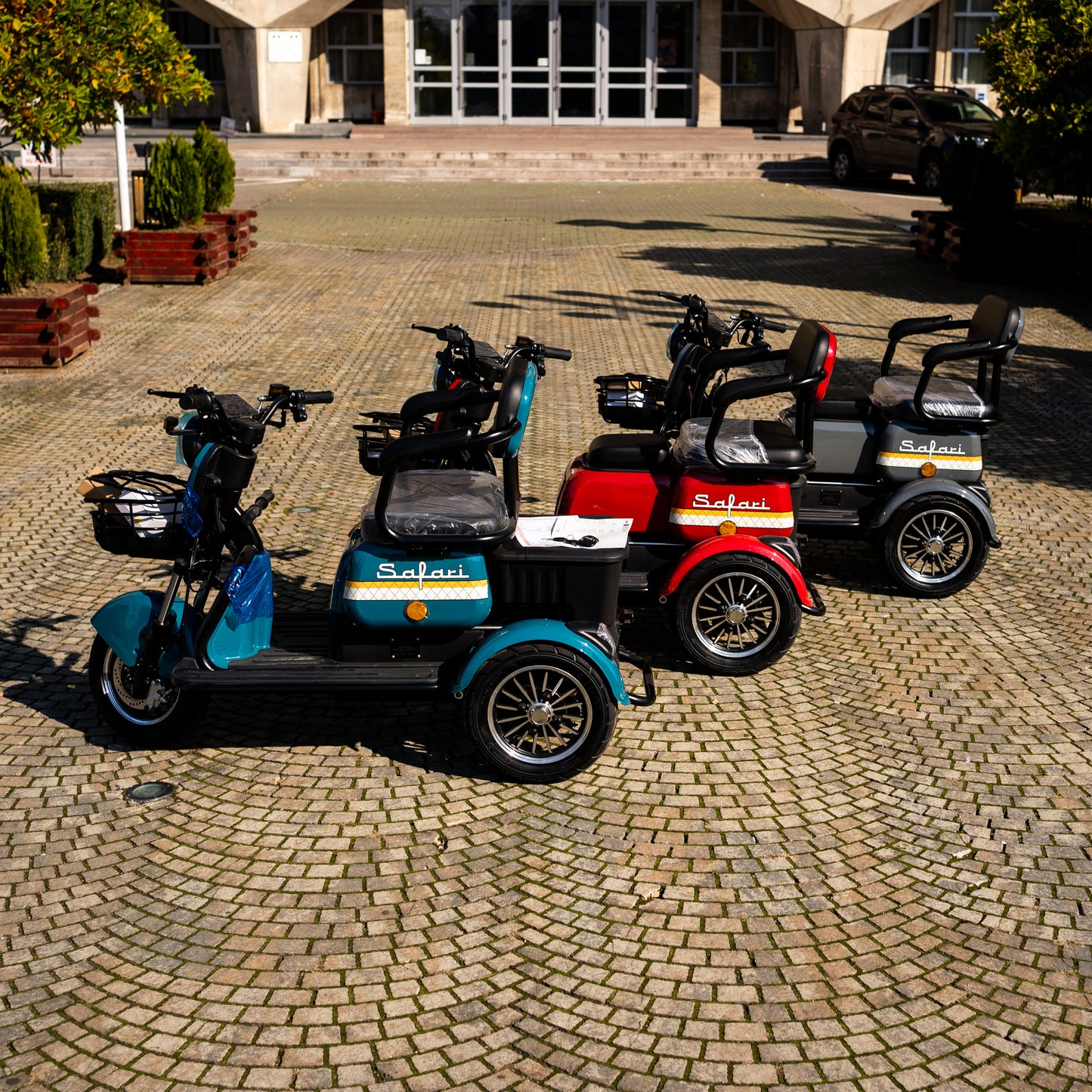 Tricicletă Electrică Rotakt Safari, Fără Permis, Motor 1000W, Viteză Maximă 25km/h, Autonomie 62 km, Baterie 60V 20Ah, Greutate Maximă 187 kg