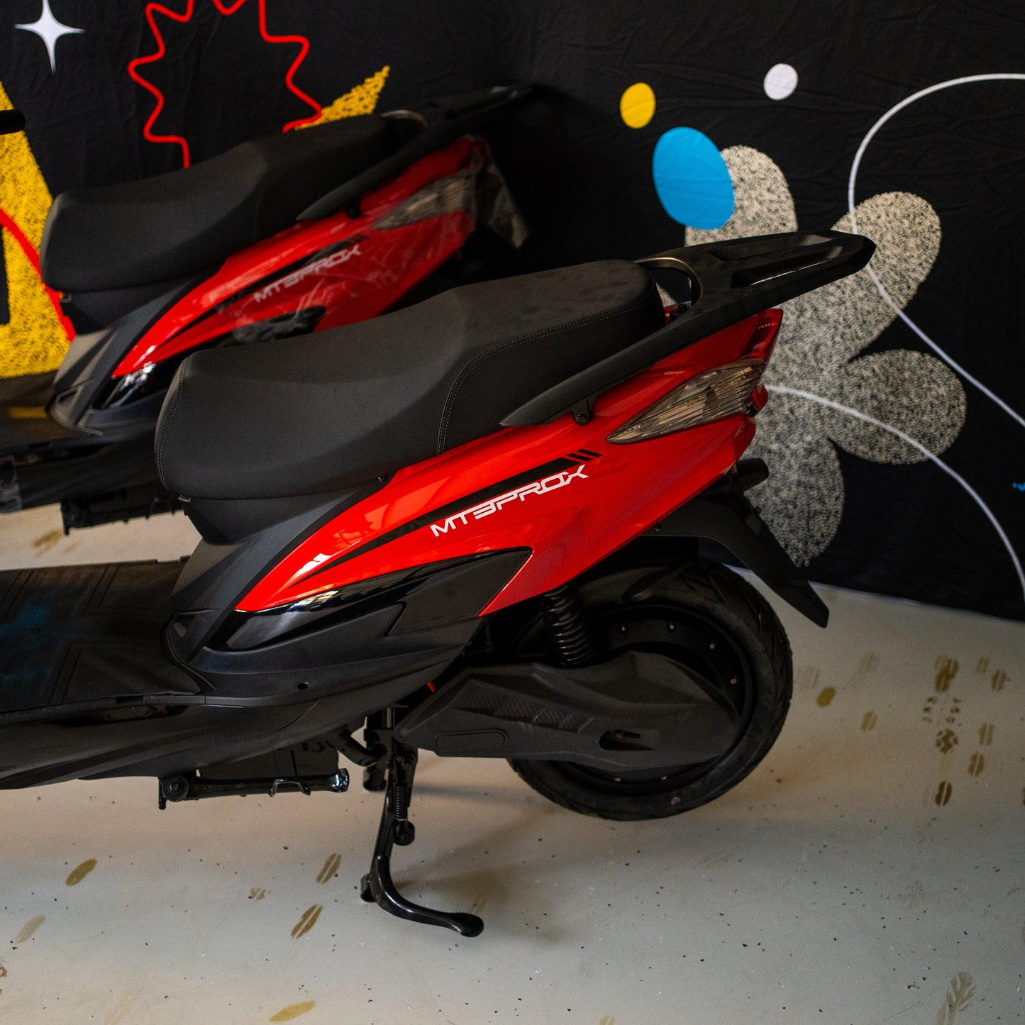 Scuter Electric Fără Permis Kuba MT3 PRO X, Viteză Maximă 25 km/h, Motor 3000W, Autonomie 80-100km, Baterie 72V 20Ah