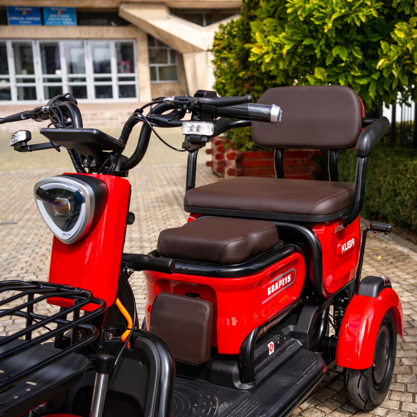Tricicletă Electrică GRAPE 15, Fără Permis, Viteză Maximă 25 km/h, Autonomie 45km, Motor 500W, Baterie 60V 20Ah