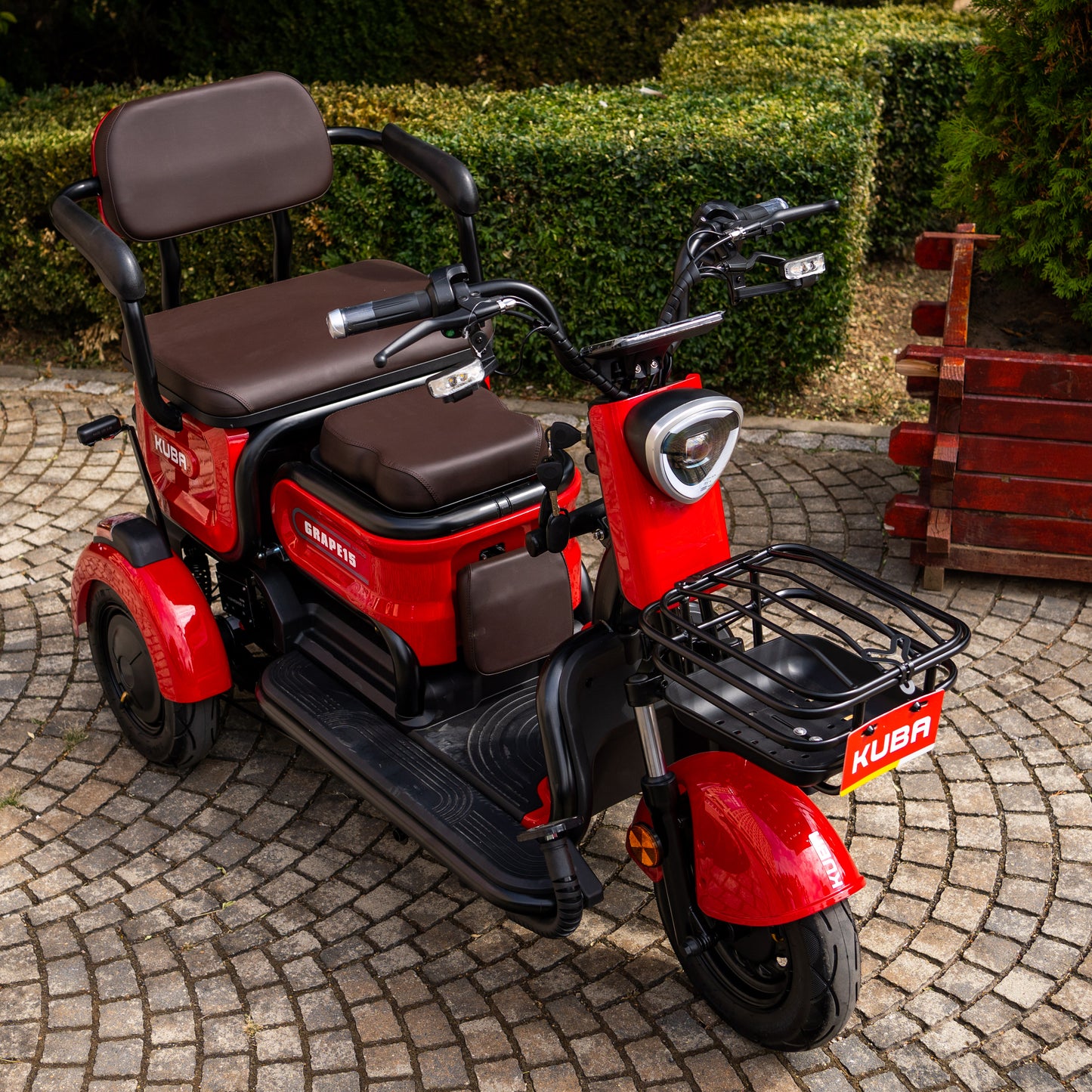 Tricicletă Electrică GRAPE 15, Fără Permis, Viteză Maximă 25 km/h, Autonomie 45km, Motor 500W, Baterie 60V 20Ah