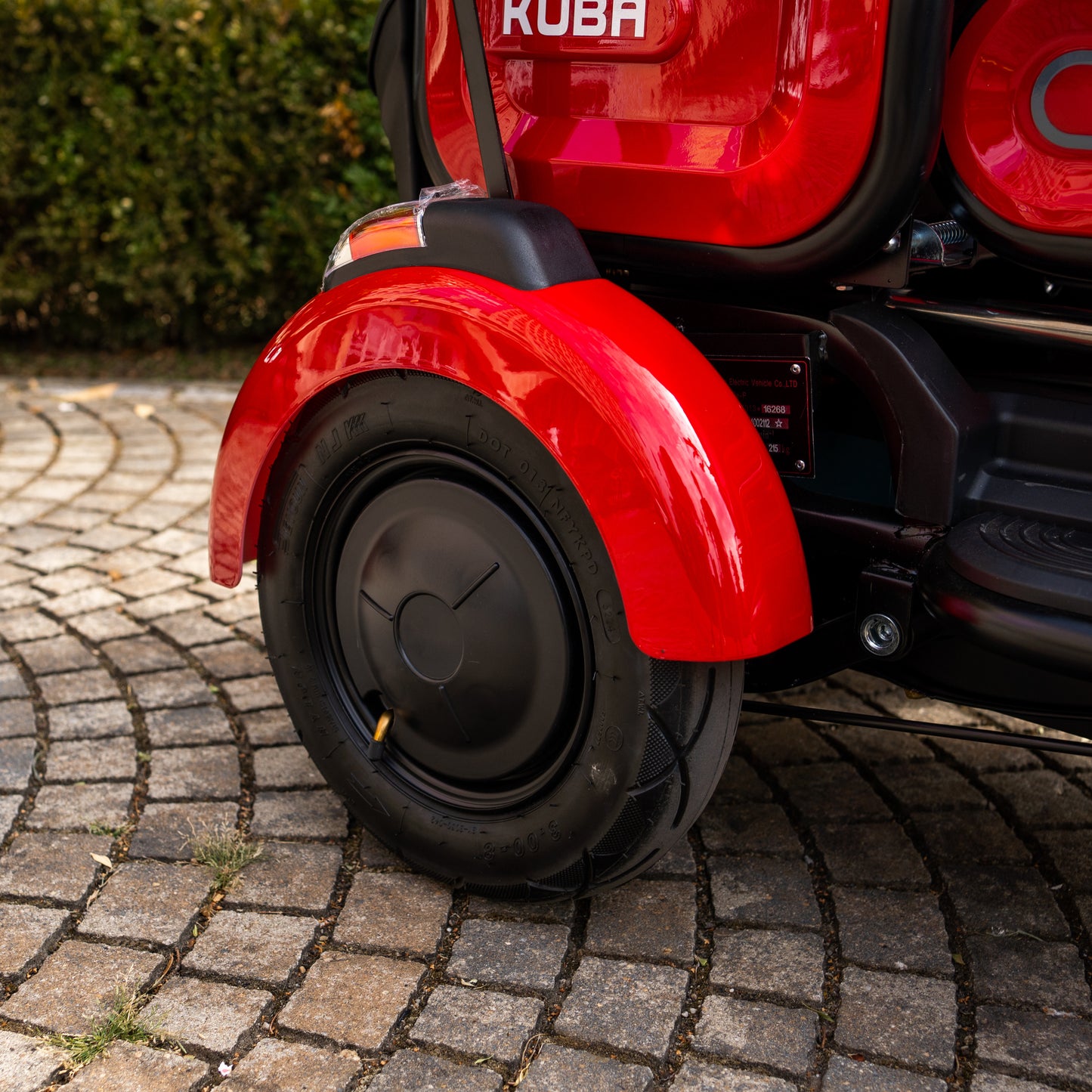 Tricicletă Electrică GRAPE 15, Fără Permis, Viteză Maximă 25 km/h, Autonomie 45km, Motor 500W, Baterie 60V 20Ah