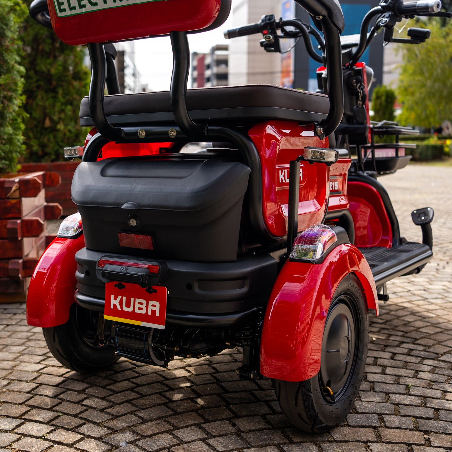 Tricicletă Electrică GRAPE 15, Fără Permis, Viteză Maximă 25 km/h, Autonomie 45km, Motor 500W, Baterie 60V 20Ah