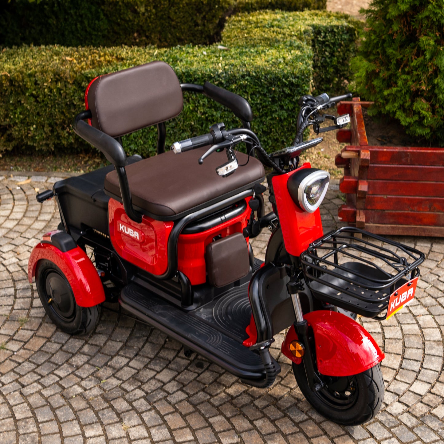 Tricicletă Electrică GRAPE 15, Fără Permis, Viteză Maximă 25 km/h, Autonomie 45km, Motor 500W, Baterie 60V 20Ah