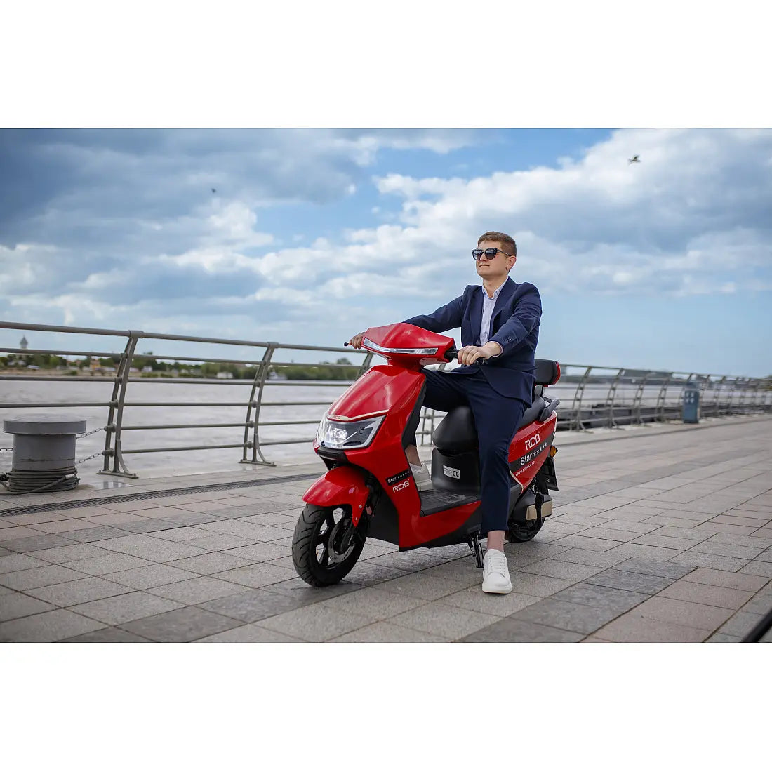 Scuter Electric Fără Permis RDB STAR, Motor 2000W, Viteză Maximă 25 km/h, Autonomie 60km