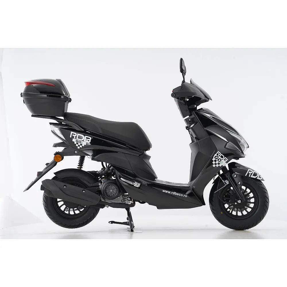 Scuter Benzină RDB GOST, Fără Permis, Viteză Maximă 25km/h, 49cc, 4 Timpi, Consum 2.6 L/100km, Rezervor 6L