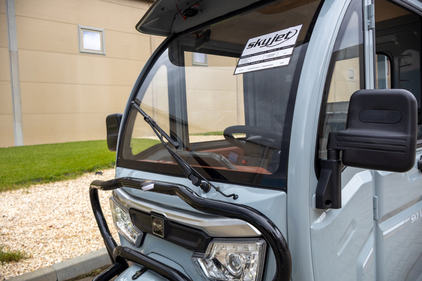 Tricicletă Electrică Skyjet E-Kamyonet Sky Van Fără Permis, Viteză Maximă 25 km/h, Cabină, Benă Basculabilă, Autonomie 60km, Motor 3000W, Baterie 72V 45Ah