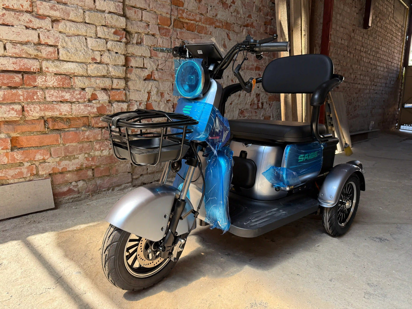Tricicletă Electrică Saige A2 Rabbit Fără Permis, Viteză Maximă 25 km/h, Motor 1000W, Autonomie 70km, Baterie 60V 20Ah