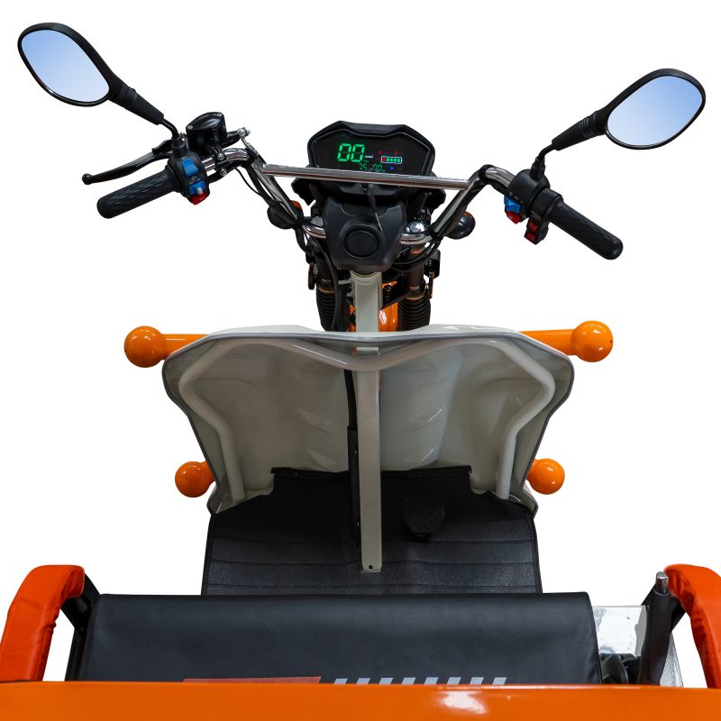 Ghidon, display și scaunul șoferului, PILOT 3120A