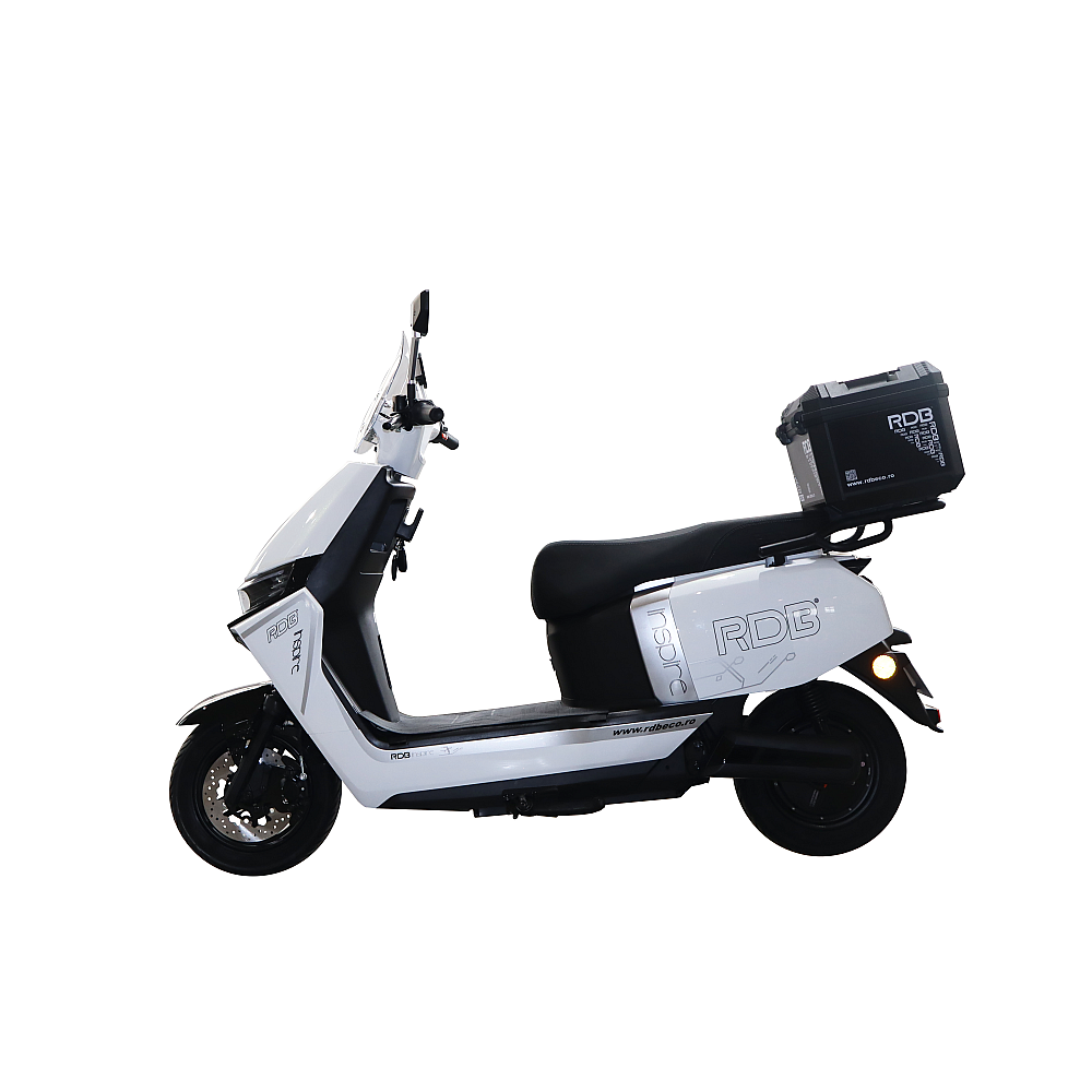 Scuter electric RDB INSPIRE alb, vedere laterală cu jantele din aliaj