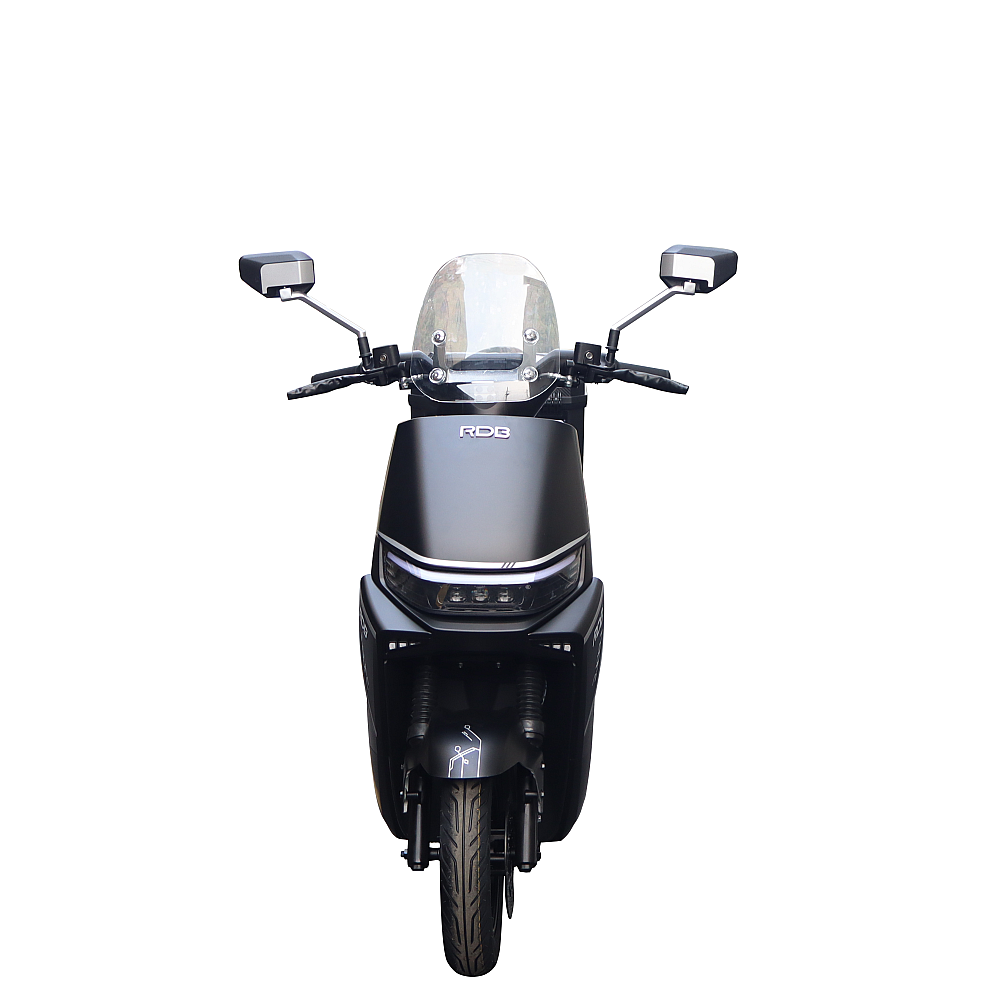 Scuter electric fără permis RDB INSPIRE negru, vedere frontală cu parbrizul și oglinzile