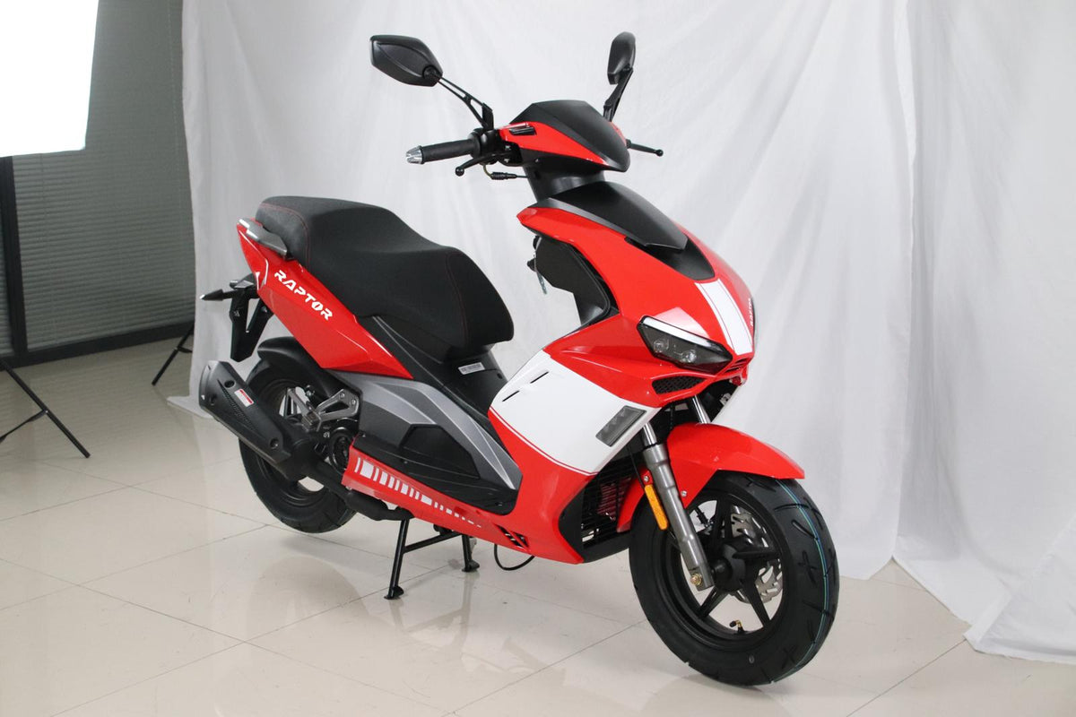 Rotakt Raptor 50cc roșu, vedere oblică dreapta față
