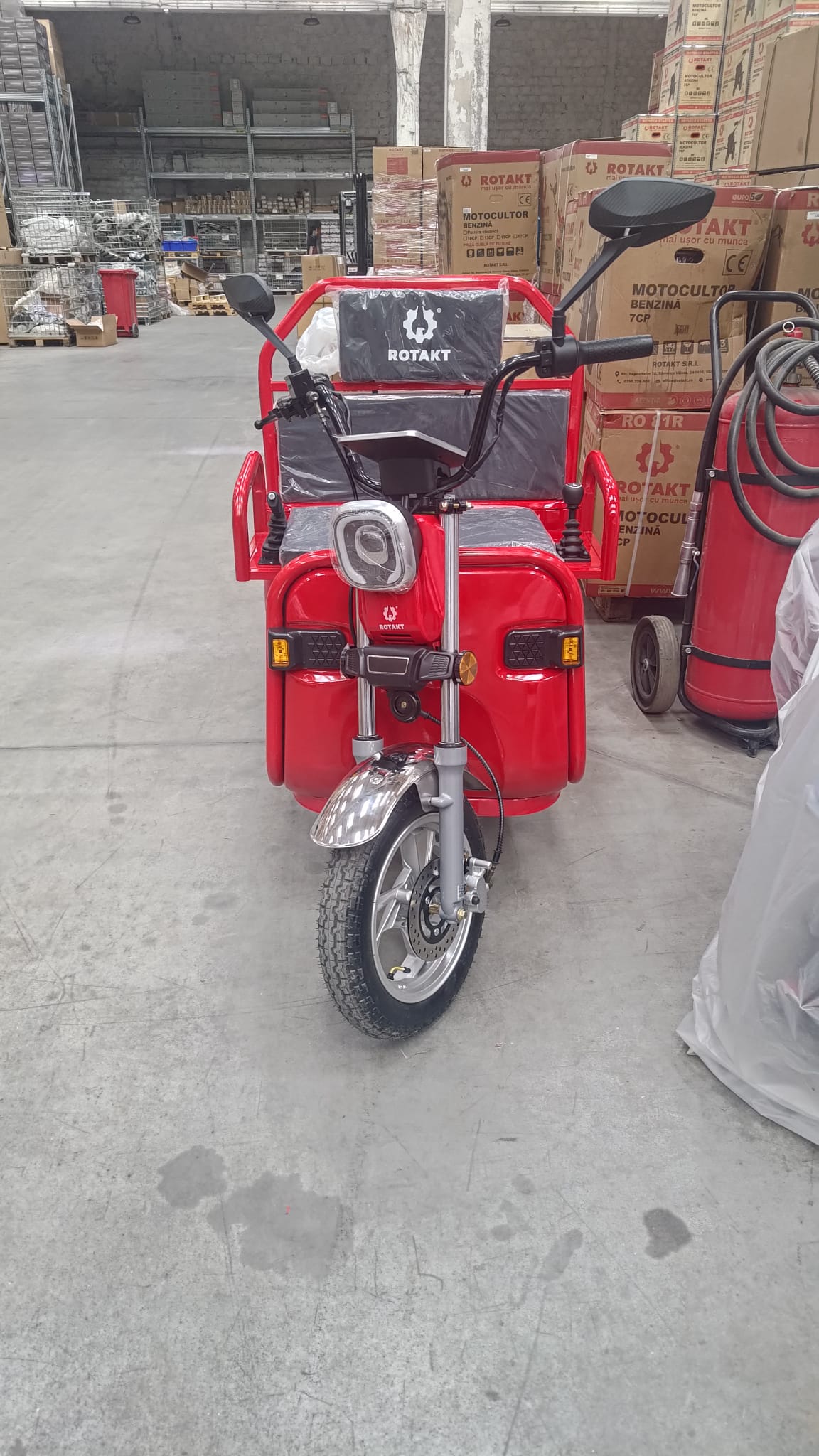 Triciclu electric Rotakt Nautilus Ultra, vedere frontală