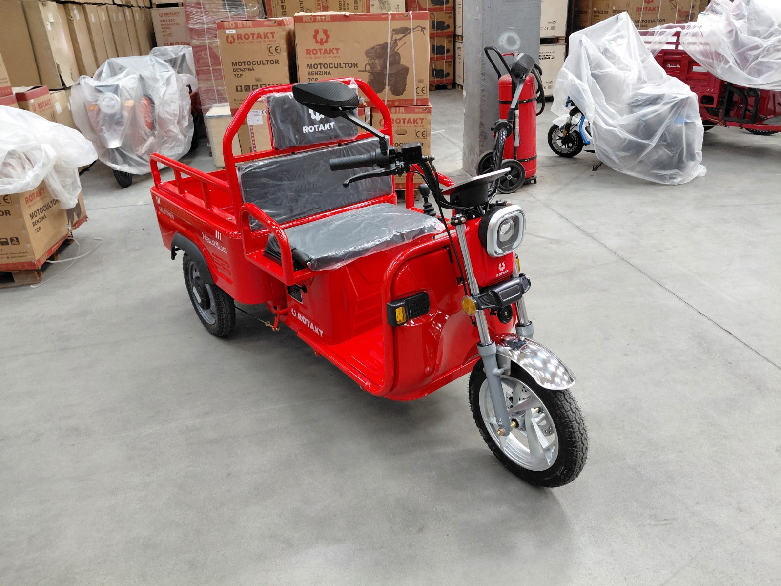 Triciclu electric cu benă Rotakt Nautilus Ultra, lateral