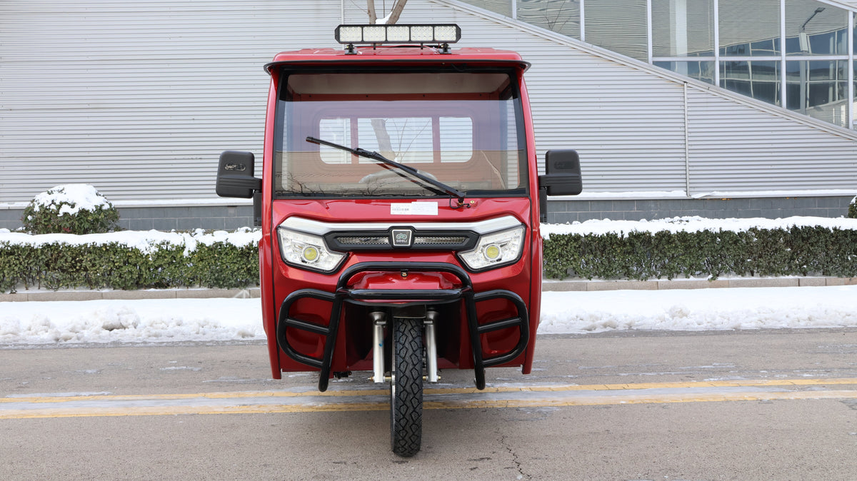 Triciclu electric Geeli E-Van roșu, vedere frontală