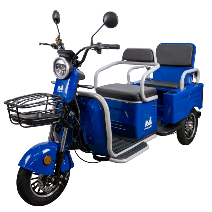 Triciclu electric 2 persoane fără permis EvoTools BENDIS TRCC1200 albastru, vedere din față cu coșul frontal